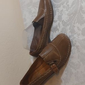 Naturalizer brown leather flats. Size 7. NWOT